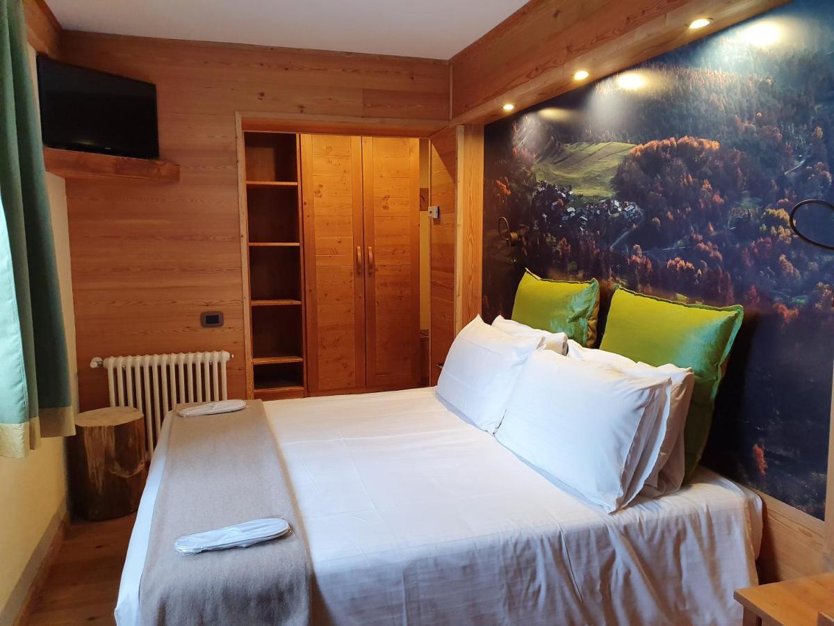 Hotel Castor Champoluc Bagian luar foto