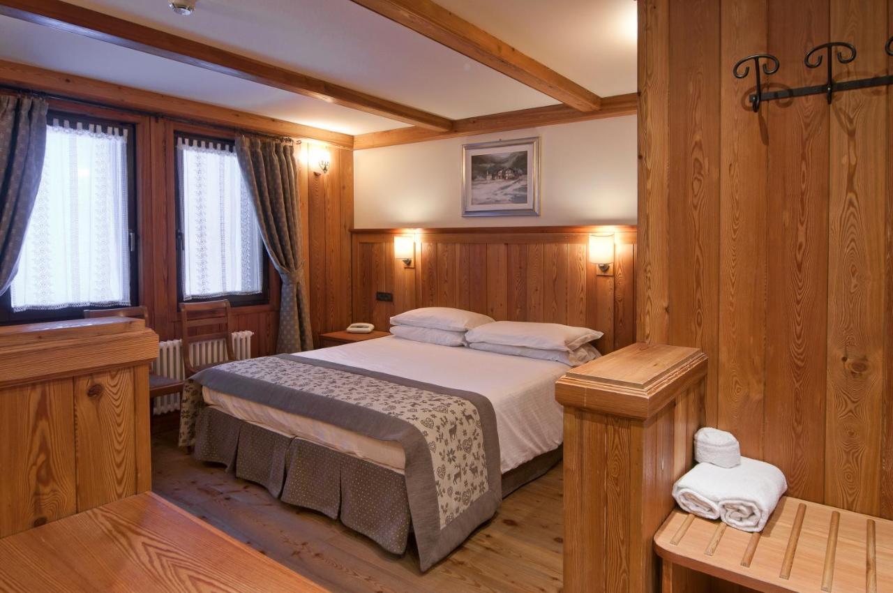 Hotel Castor Champoluc Bagian luar foto