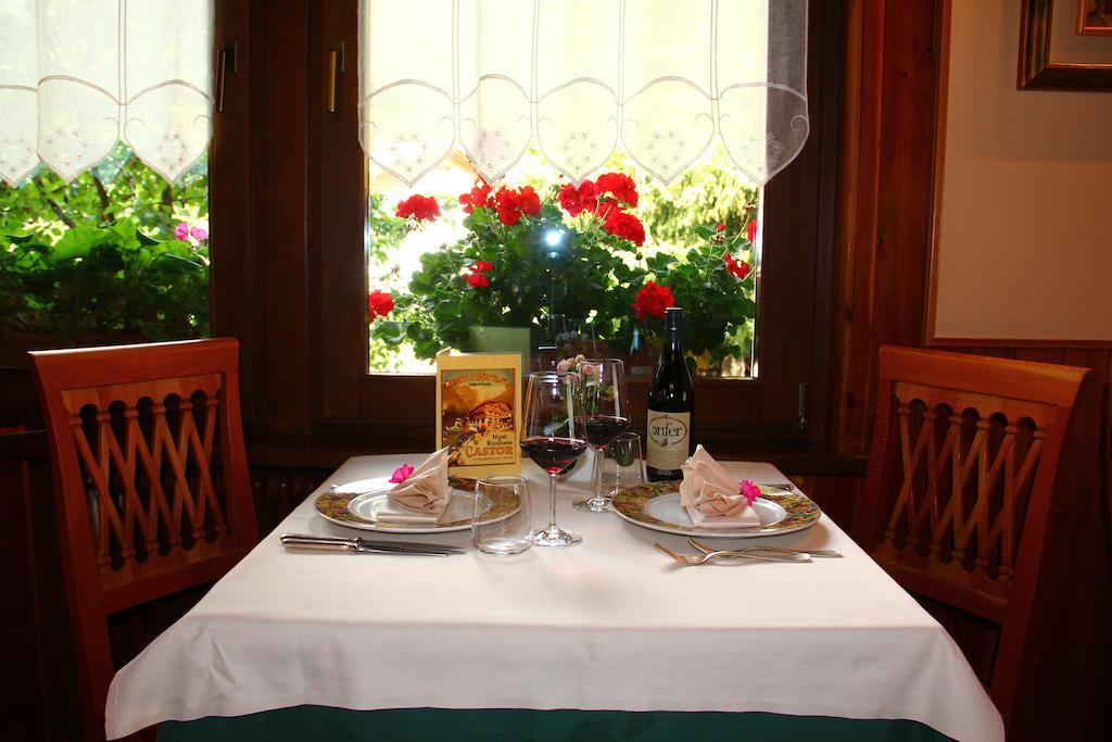 Hotel Castor Champoluc Bagian luar foto