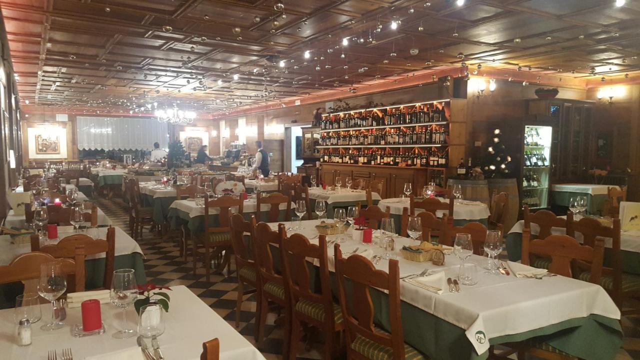 Hotel Castor Champoluc Bagian luar foto