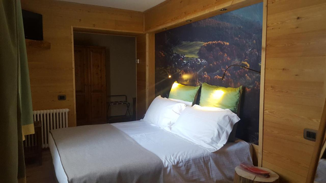 Hotel Castor Champoluc Bagian luar foto